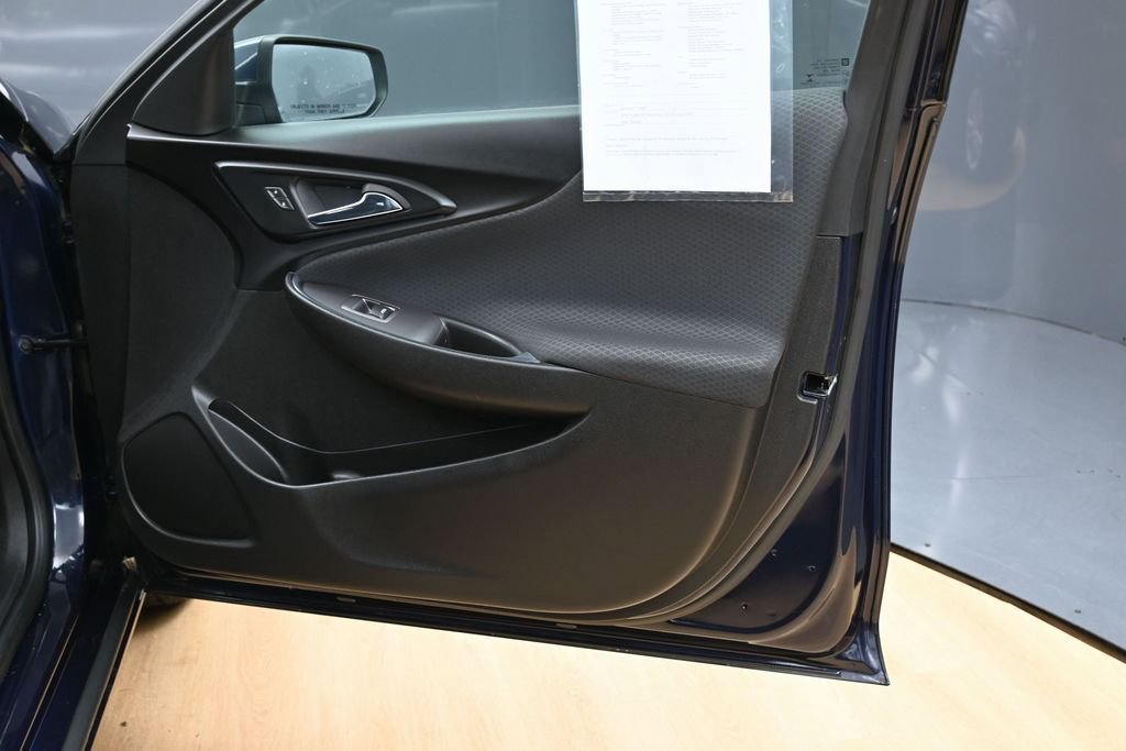 Used 2018 Chevrolet Malibu LT image 34