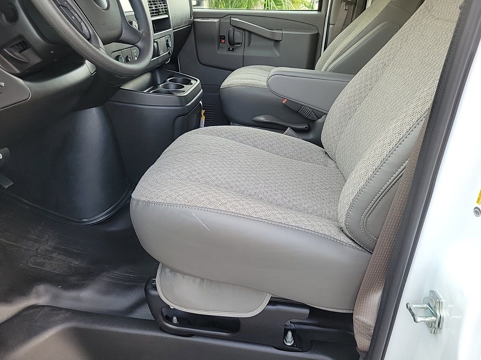 New 2025 GMC Savana 3500 Extended w/ Power Convenience Package image 13