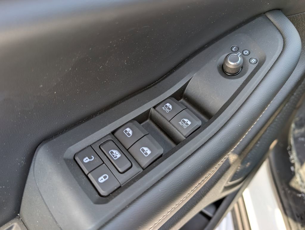 Used 2025 Jeep Grand Cherokee L Limited image 15