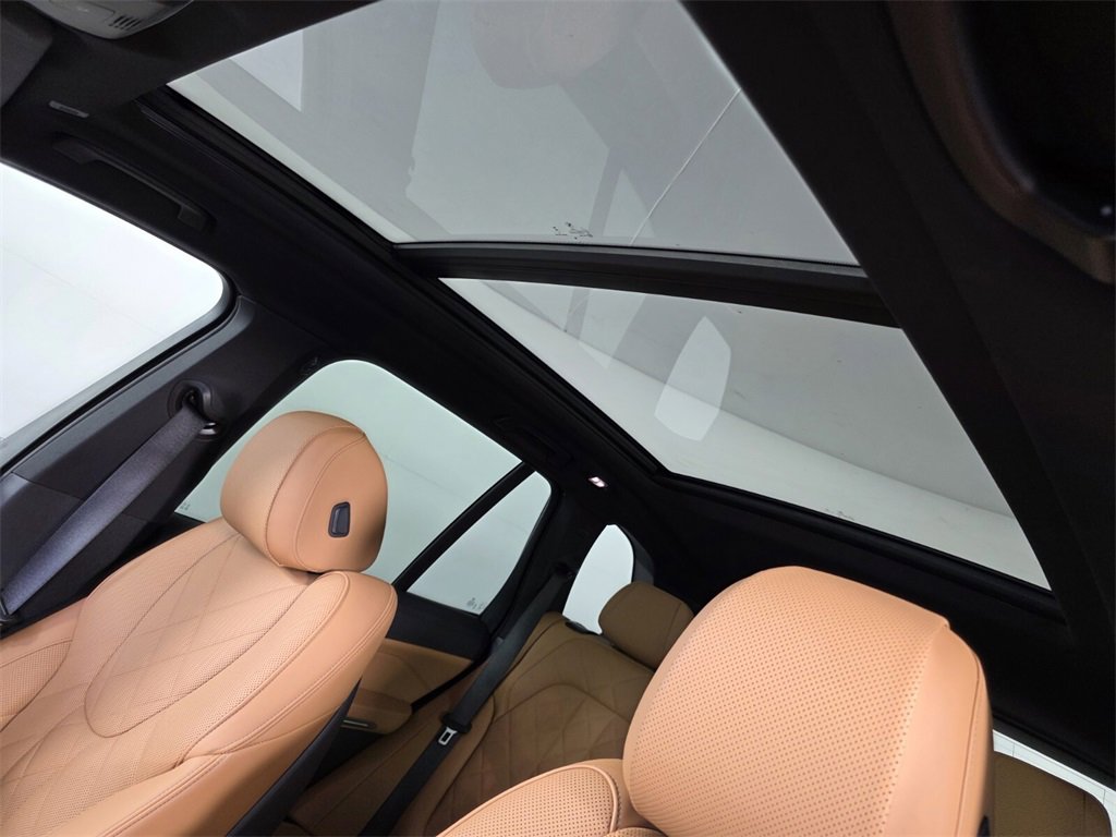 Used 2025 BMW X5 xDrive50e w/ Parking Assistance Package image 12