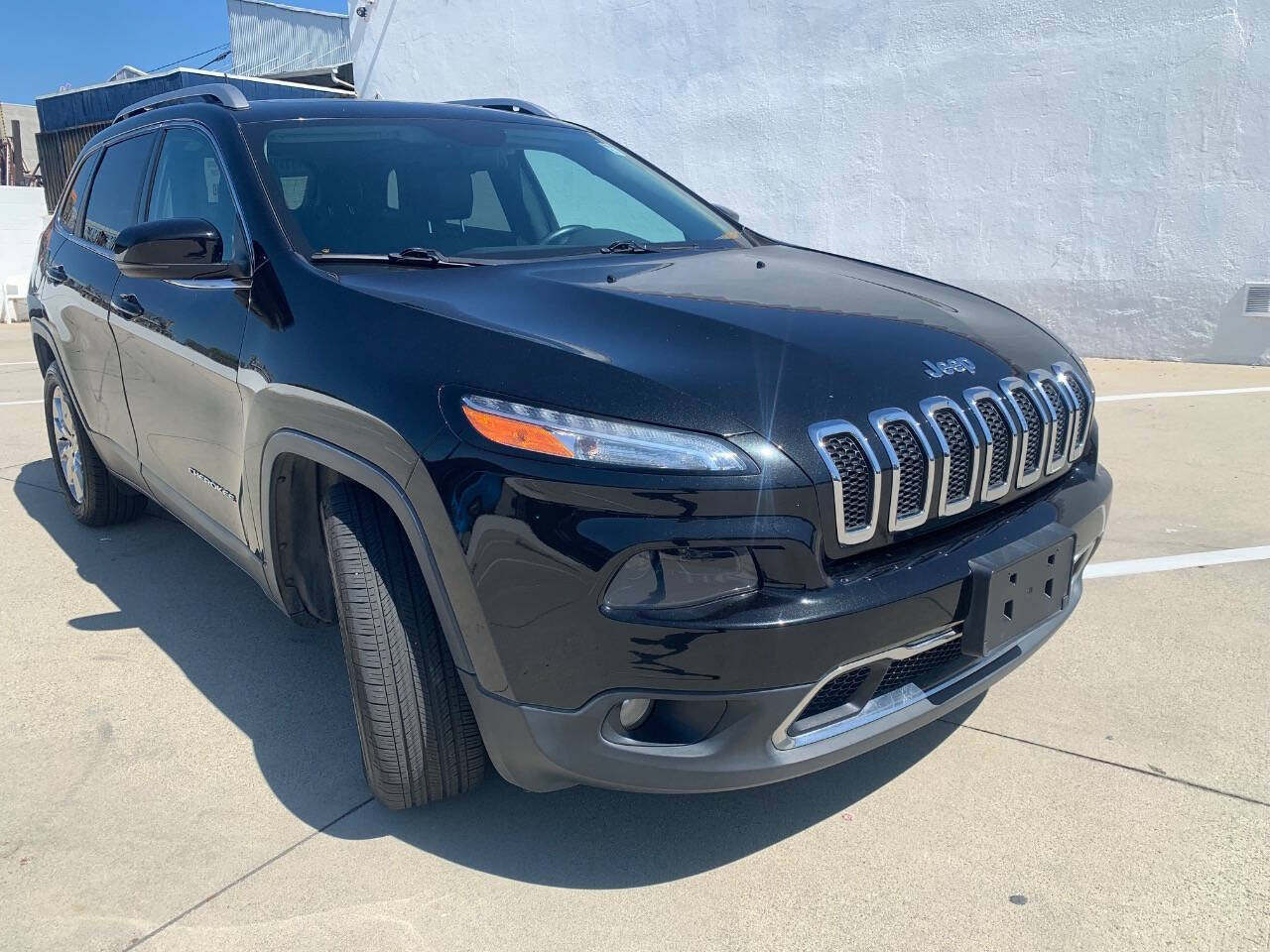 Used 2016 Jeep Cherokee Limited FWD image 6