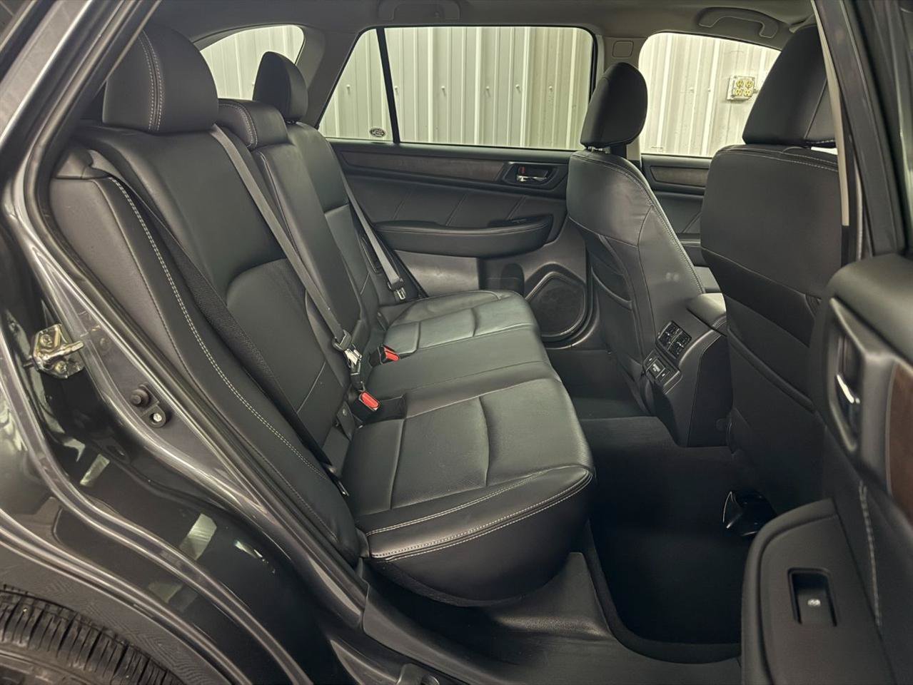 Used 2018 Subaru Outback 2.5i Limited AWD/4WD image 12