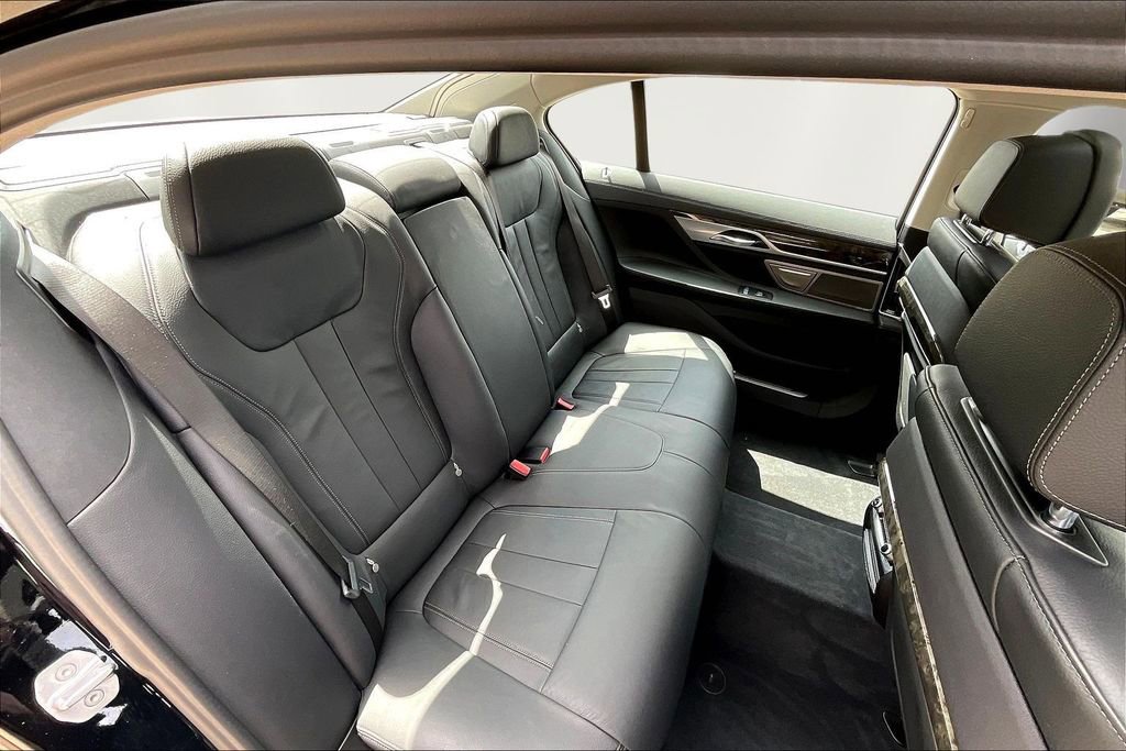 Used 2020 BMW 740i xDrive w/ Cold Weather Package image 25