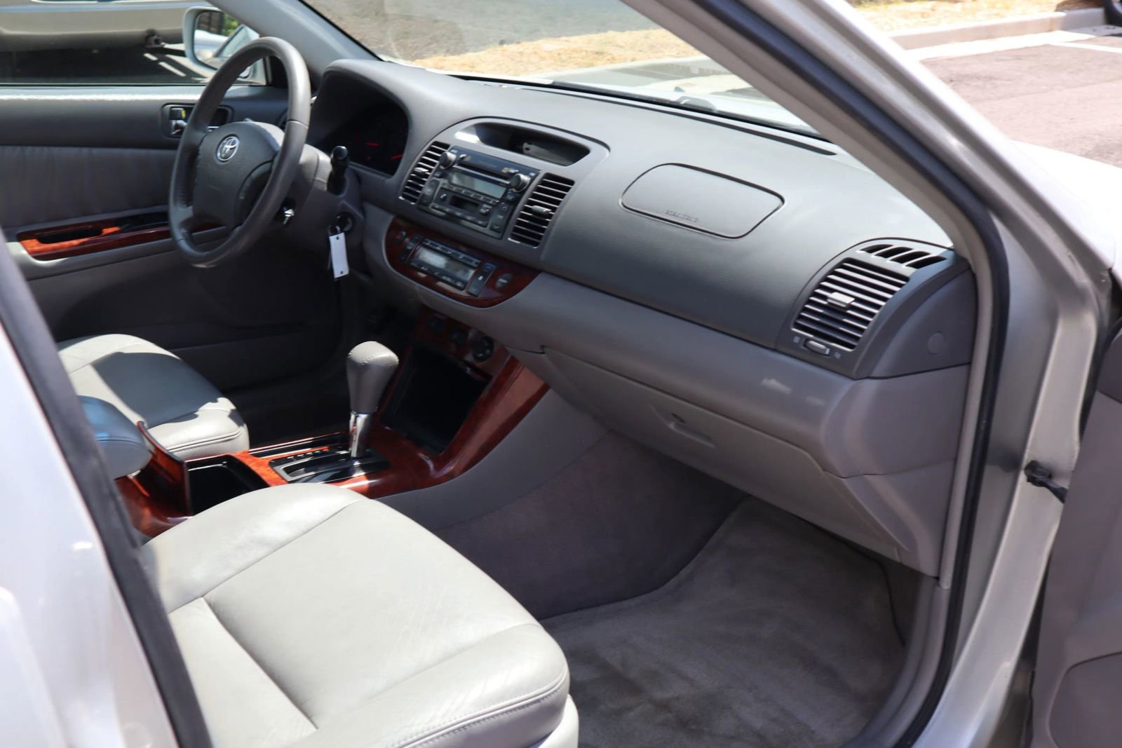 Used 2006 Toyota Camry XLE FWD image 15