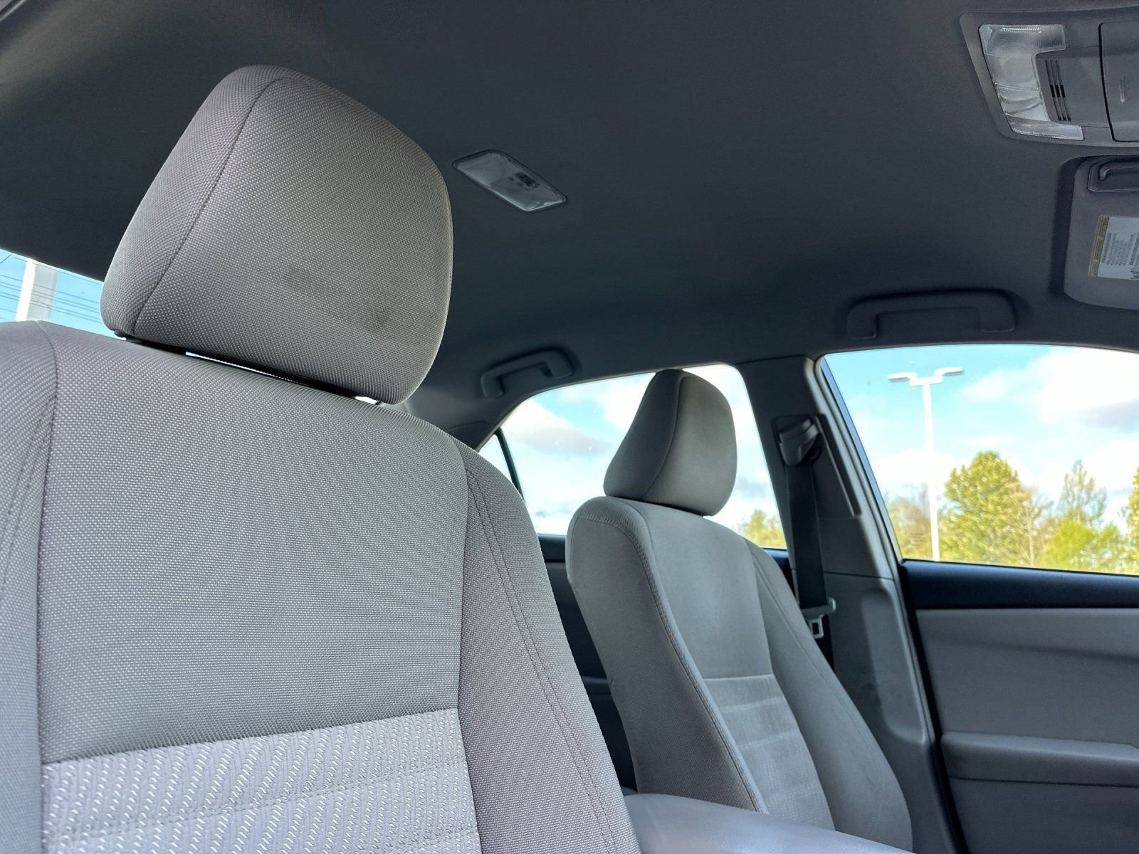 Used 2016 Toyota Camry LE image 15