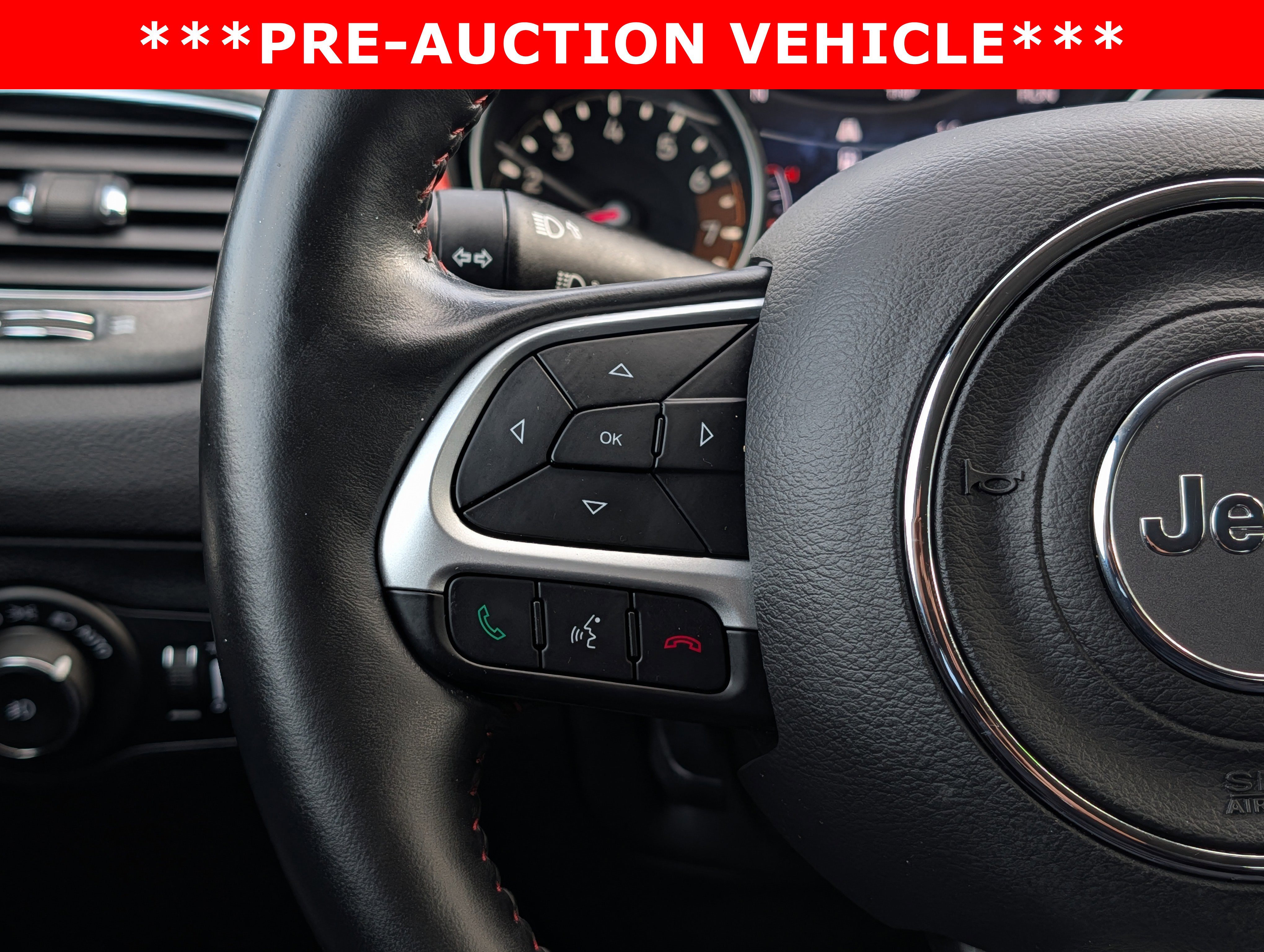 Used 2018 Jeep Compass Trailhawk w/ Leather Interior Group AWD/4WD image 25