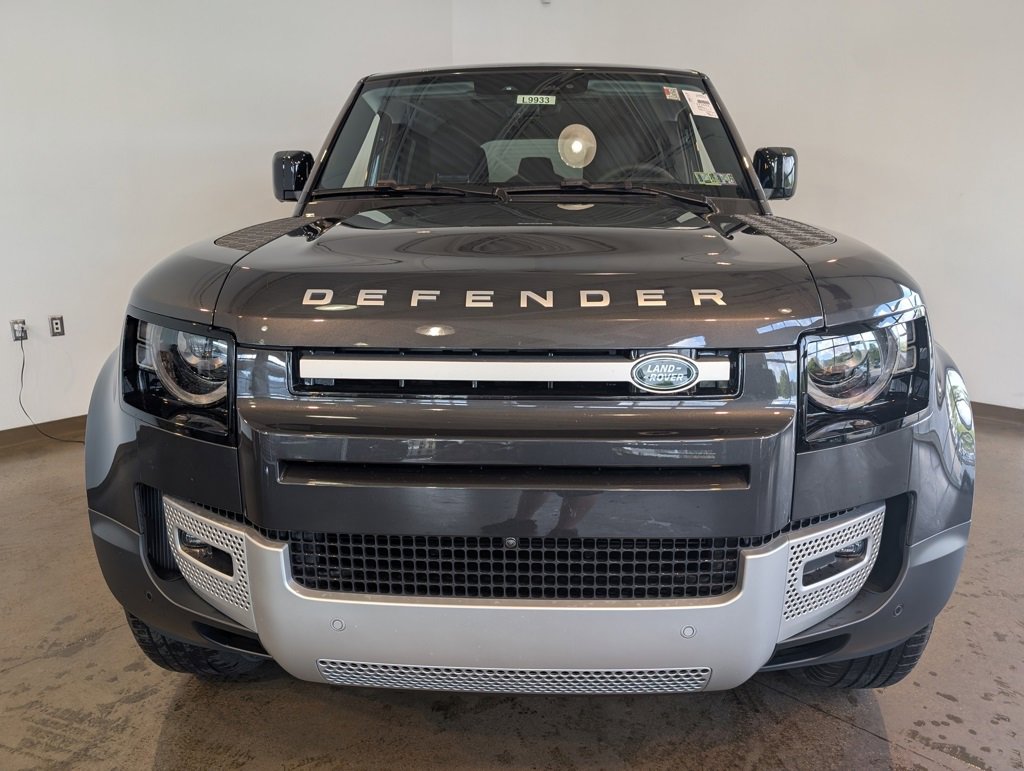New 2025 Land Rover Defender 110 S image 2