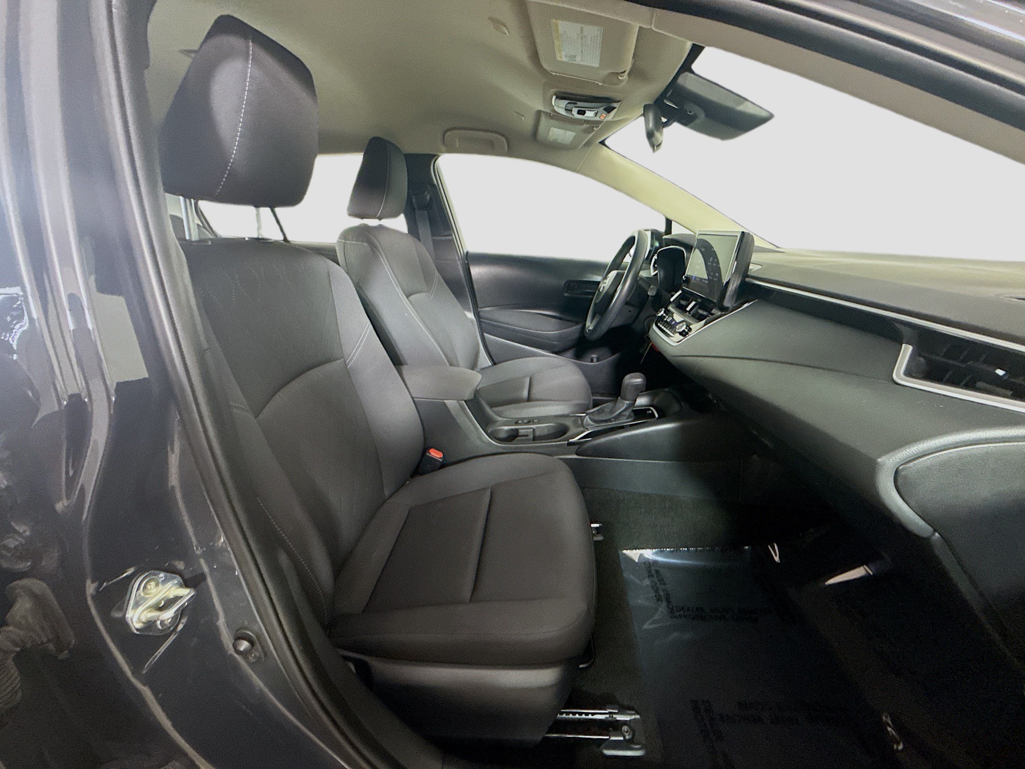 Used 2023 Toyota Corolla LE FWD image 28