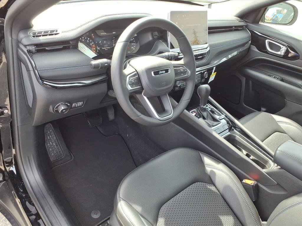 New 2026 Jeep Compass Latitude image 4