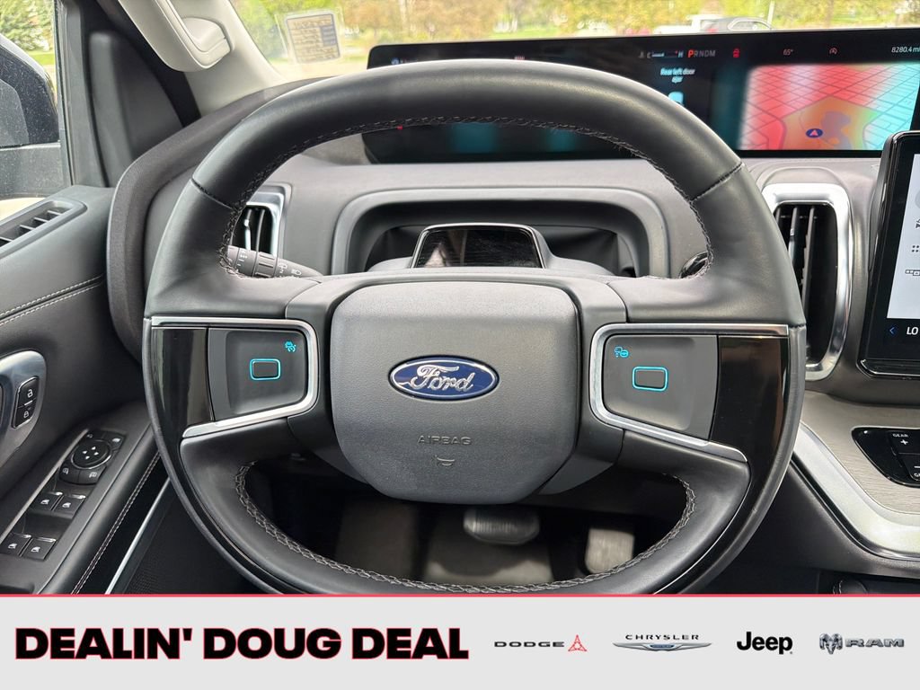 Used 2025 Ford Expedition Platinum w/ Driver's Package AWD/4WD image 23