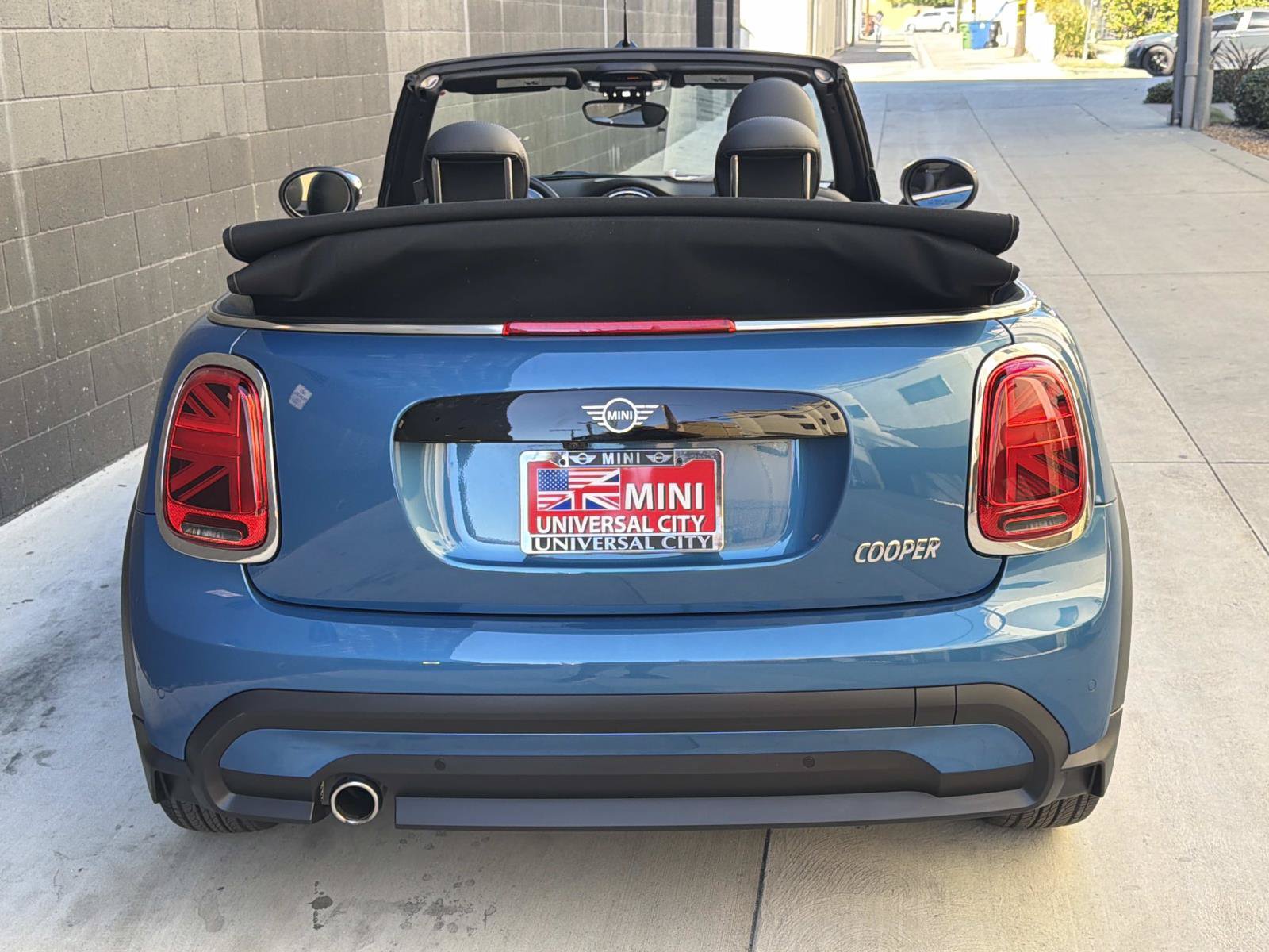 Used 2024 MINI Cooper Convertible FWD image 5