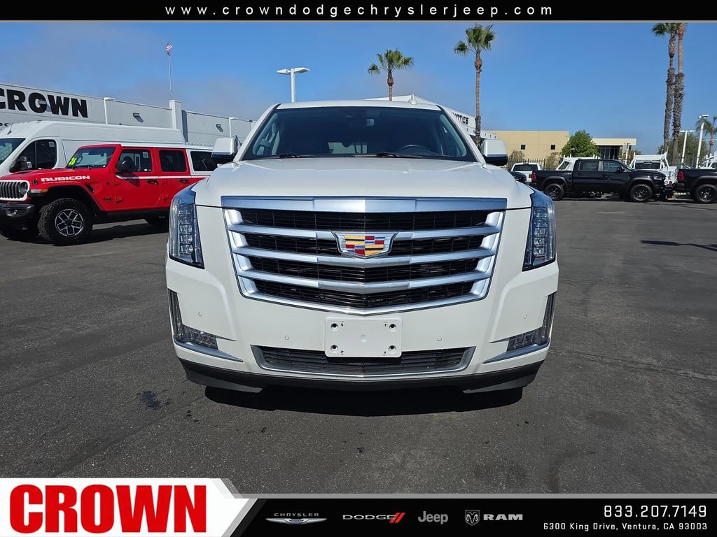 Used 2020 Cadillac Escalade Luxury RWD image 2