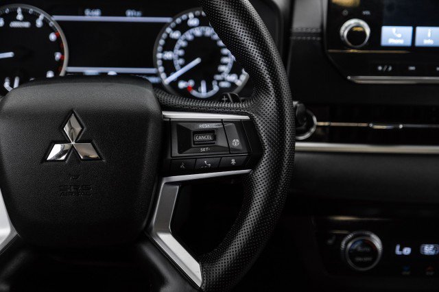 Used 2022 Mitsubishi Outlander SEL image 18