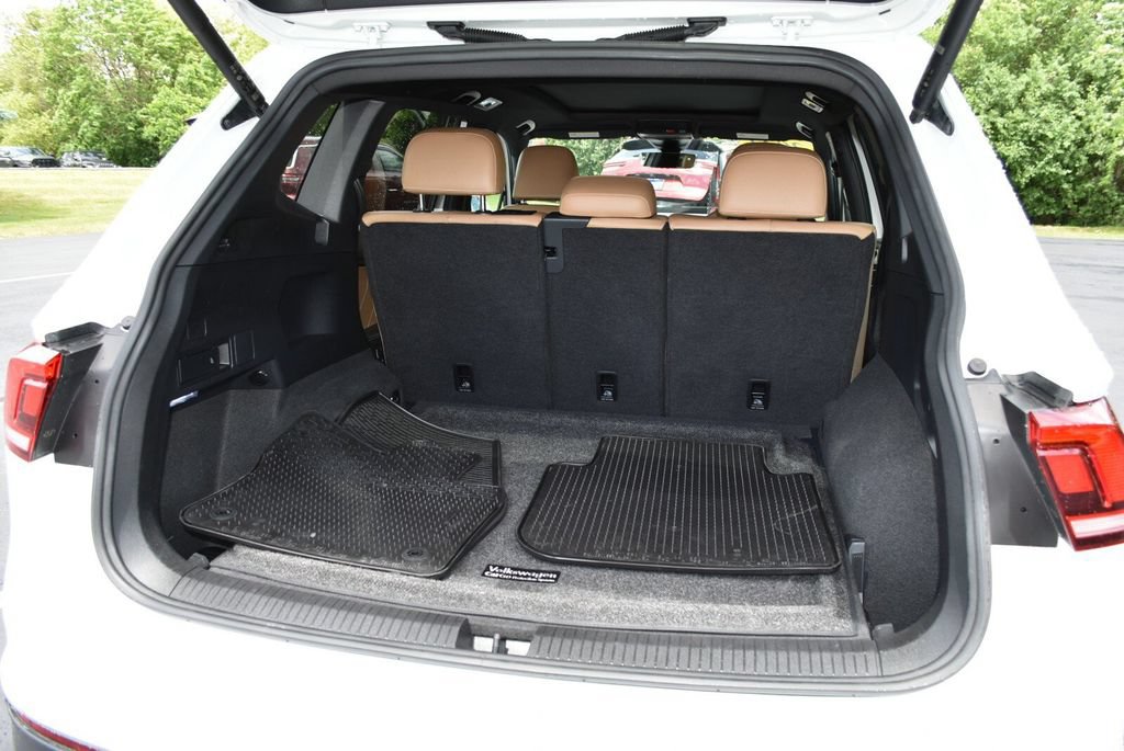 Used 2022 Volkswagen Tiguan SE AWD/4WD image 29