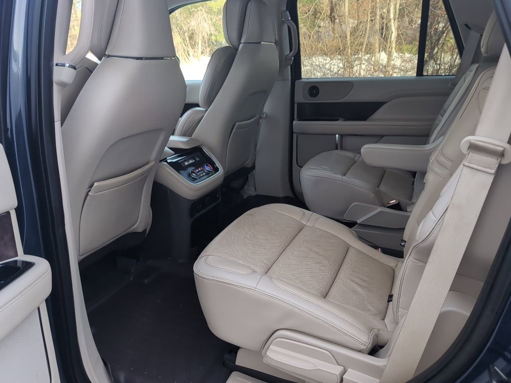 Used 2018 Lincoln Navigator Reserve w/ Technology Package image 11