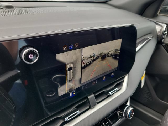 New 2026 Chevrolet Equinox LT w/ Safety and Technology Package FWD image 23