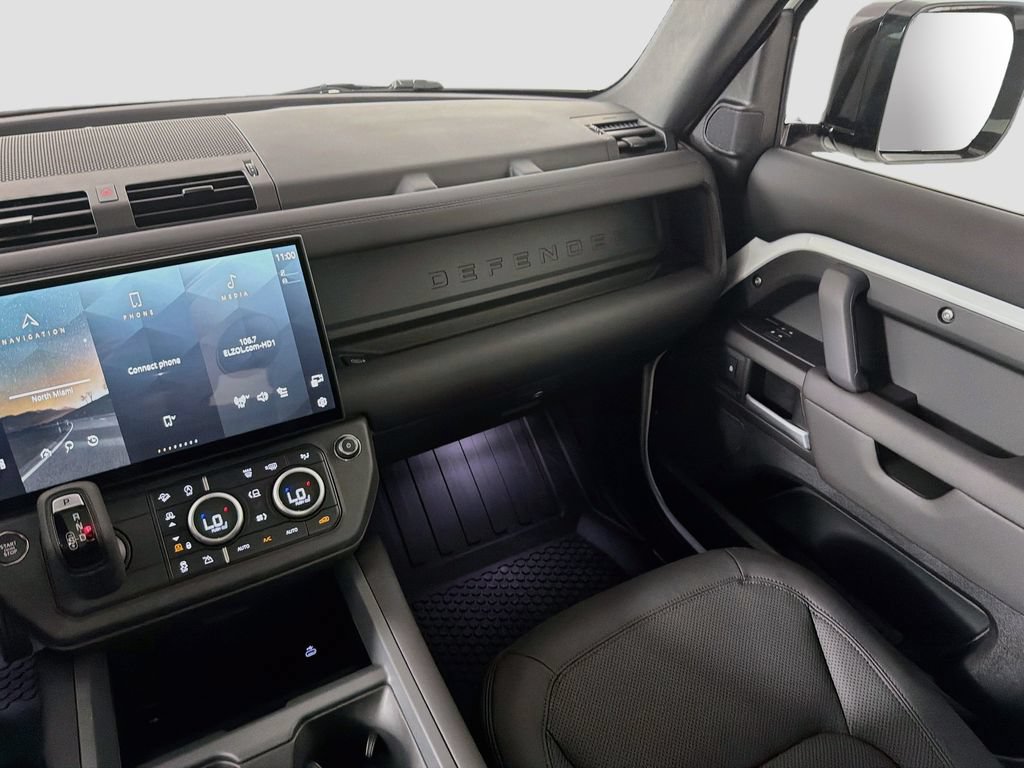 New 2026 Land Rover Defender 110 X-Dynamic SE AWD/4WD image 25