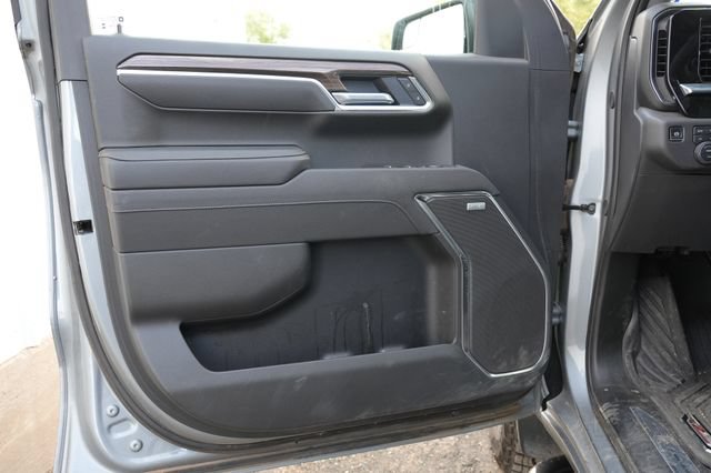 Used 2025 Chevrolet Silverado 1500 LT Trail Boss w/ Convenience Package II AWD/4WD image 13