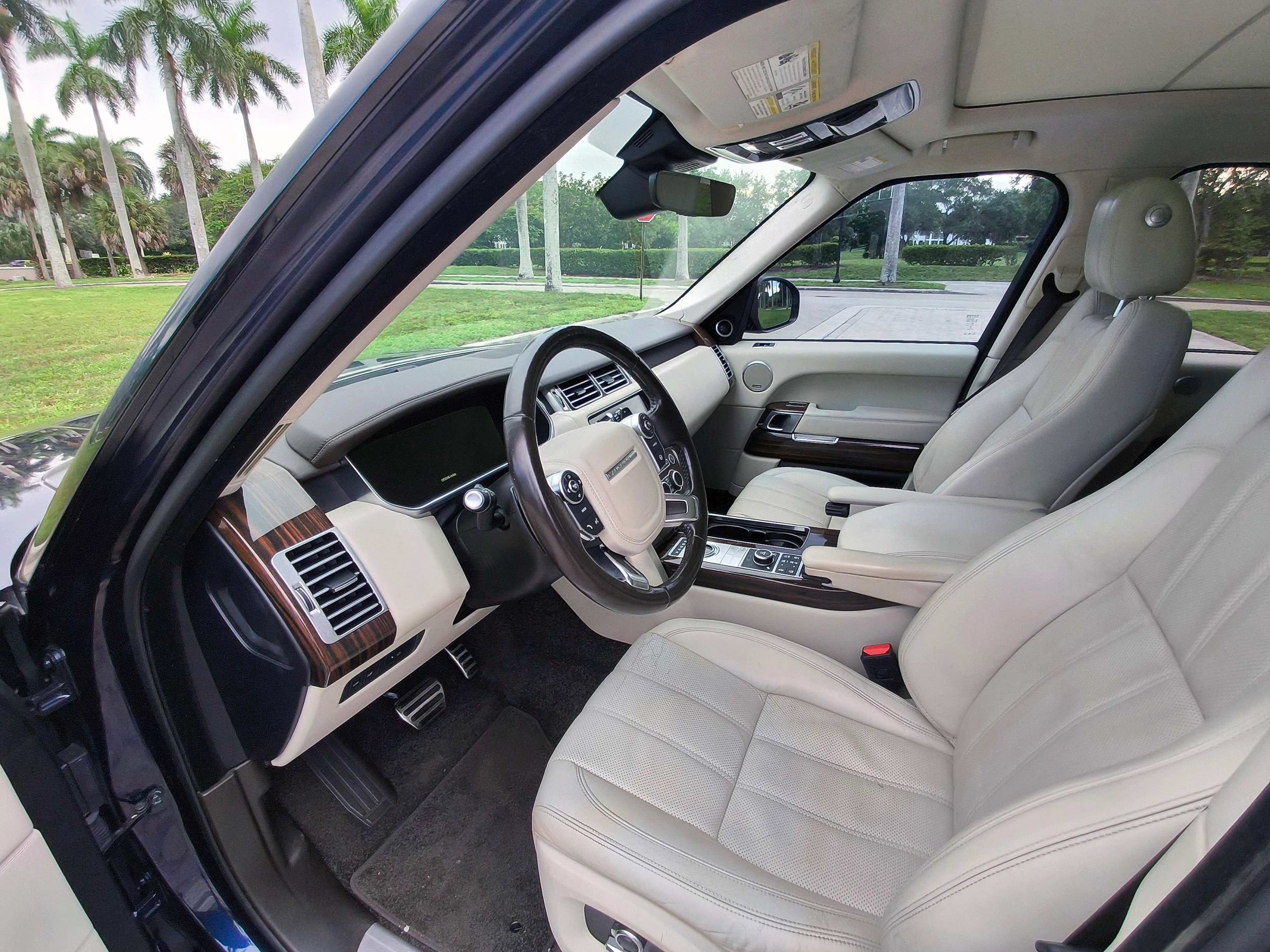 Used 2017 Land Rover Range Rover Supercharged AWD/4WD image 6