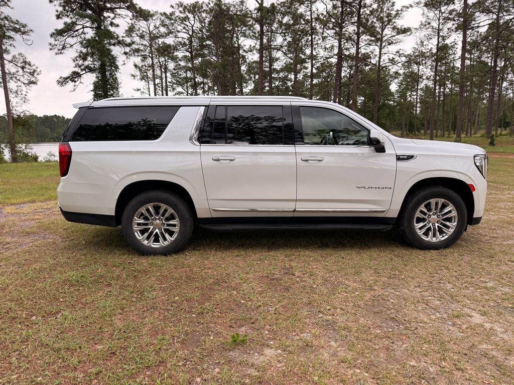 Used 2022 GMC Yukon XL SLT w/ SLT Premium Package AWD/4WD image 7