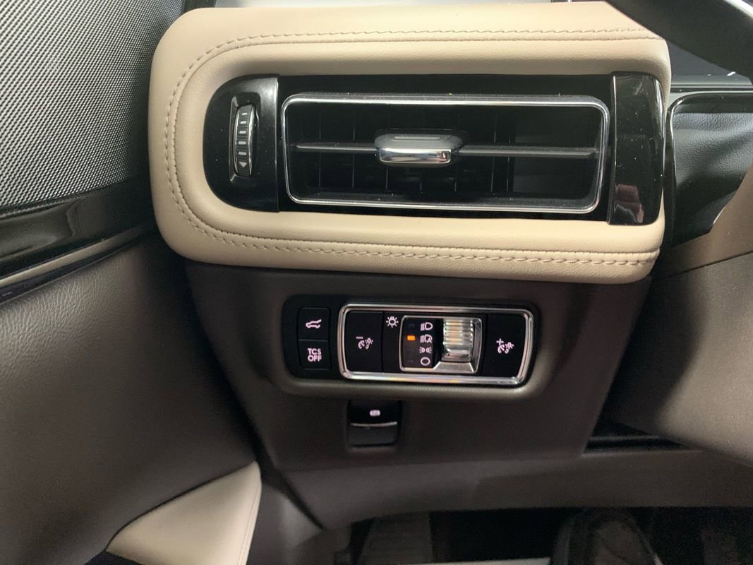 Used 2023 Lincoln Nautilus AWD image 38