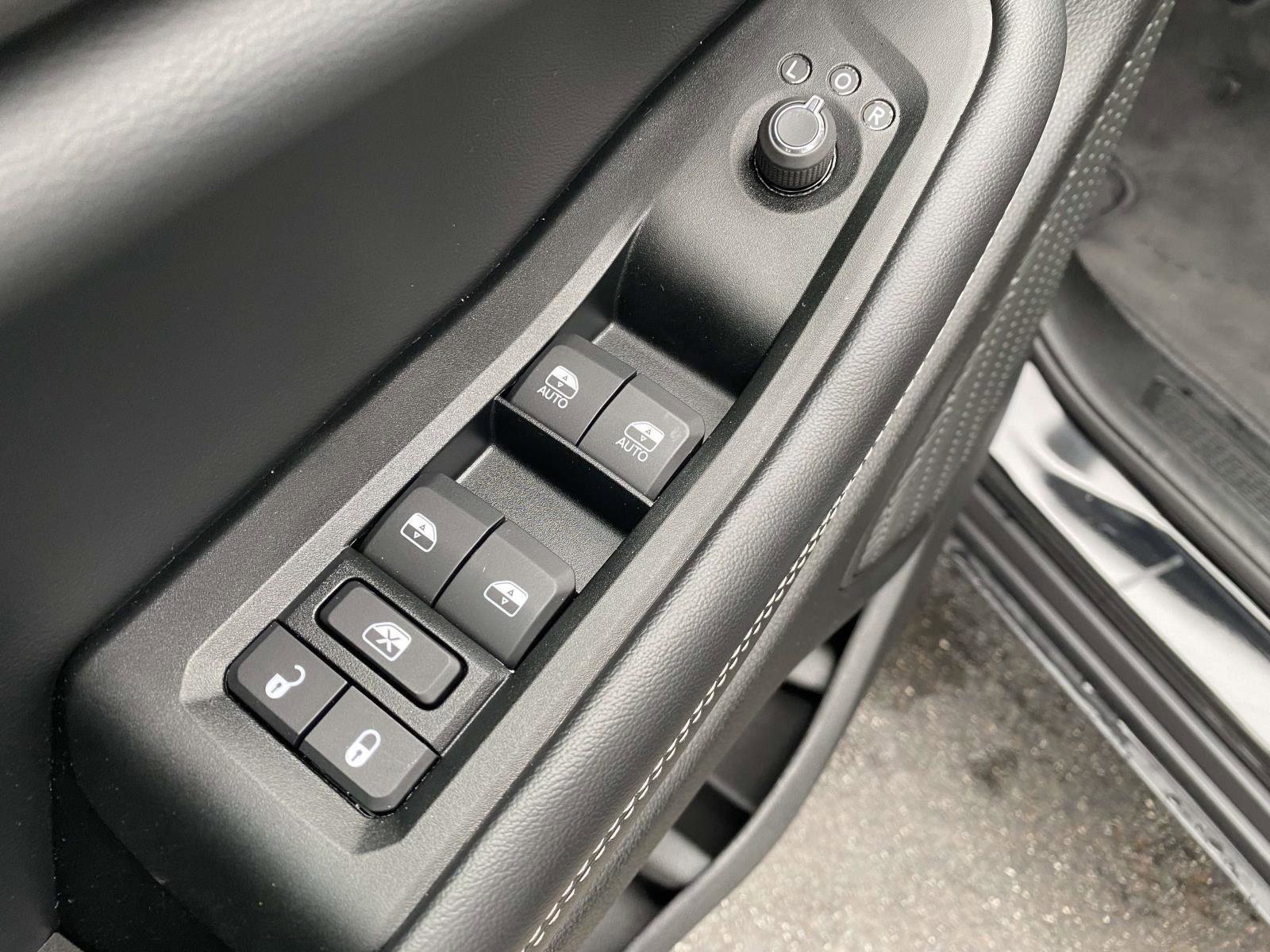 Certified 2024 Jeep Grand Cherokee Laredo image 16