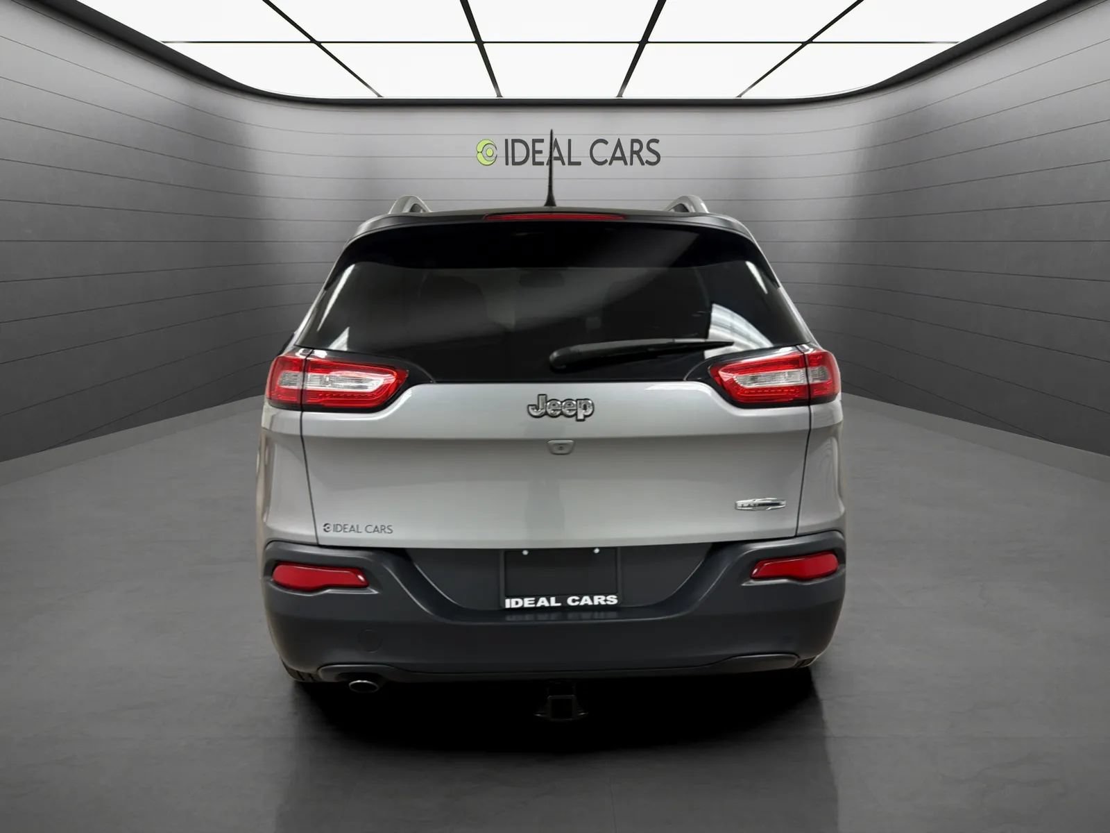 Used 2017 Jeep Cherokee Latitude FWD image 6