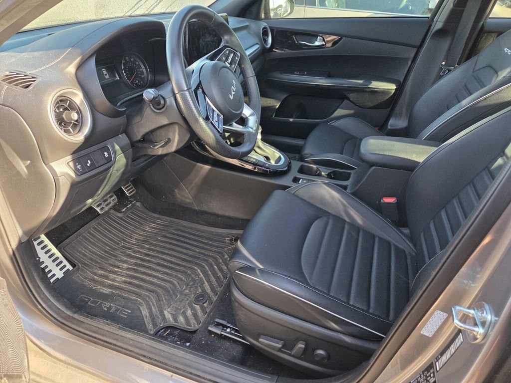 Used 2024 Kia Forte GT-Line w/ GT-Line Premium Package image 5