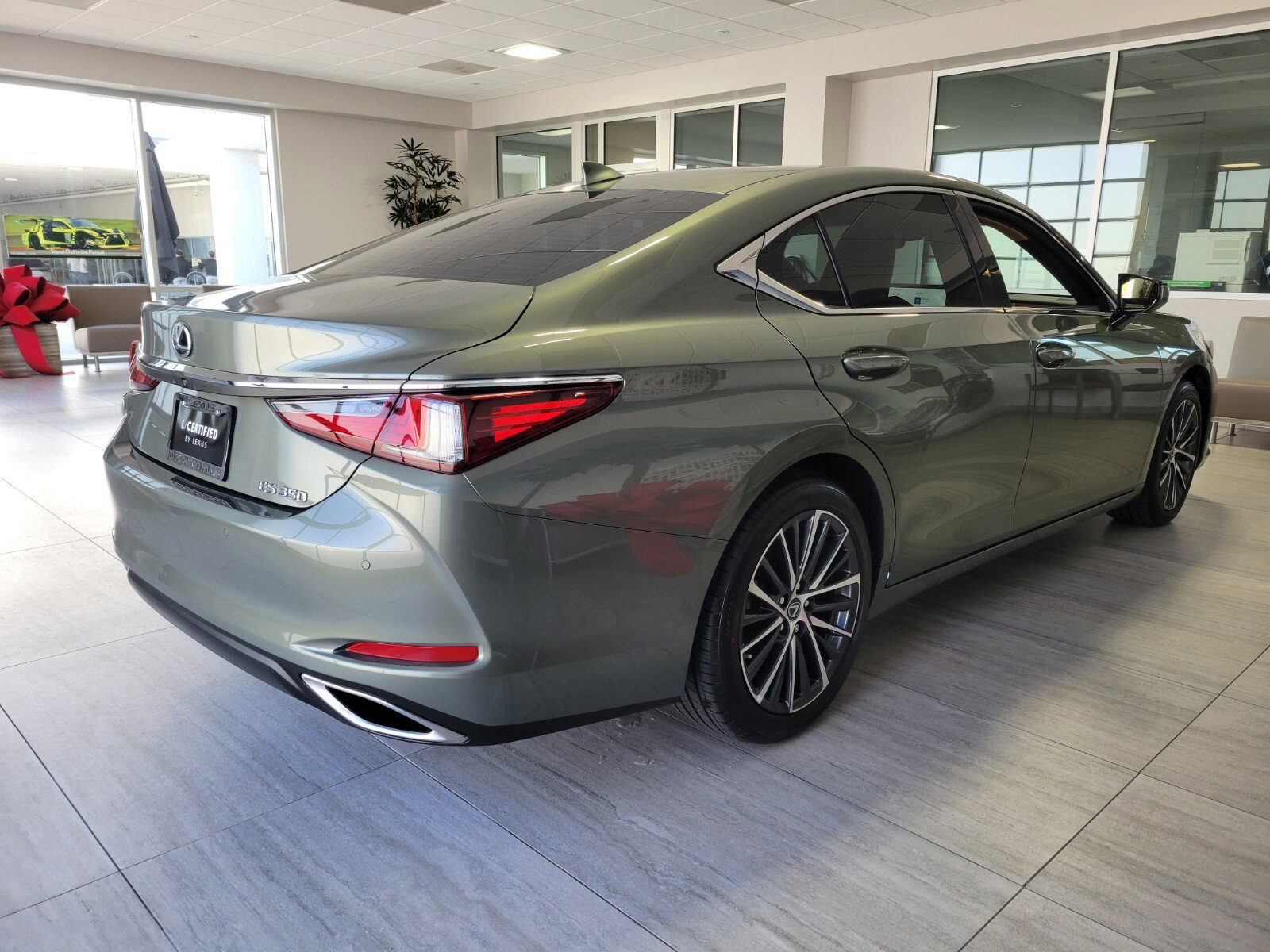 Certified 2025 Lexus ES 350 w/ Premium Package image 7