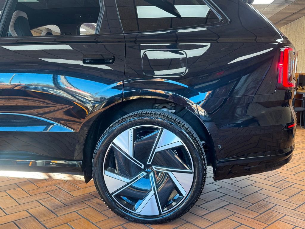 Used 2025 Volvo EX90 Plus image 13