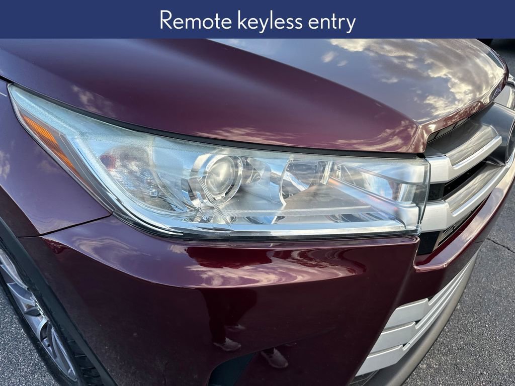 Used 2018 Toyota Highlander XLE image 11