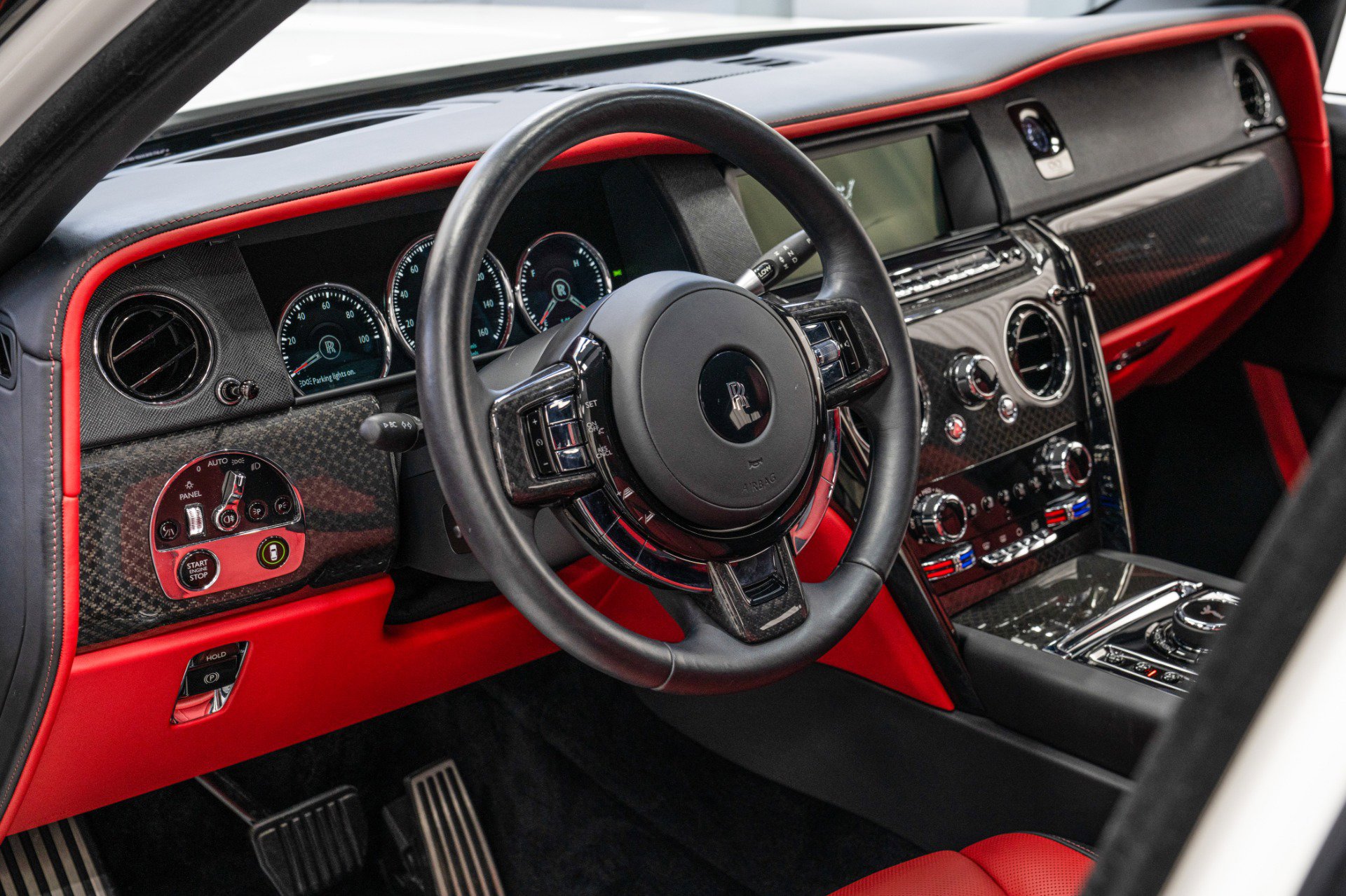 Used 2023 Rolls-Royce Cullinan Black Badge w/ Dark Exterior Package image 38