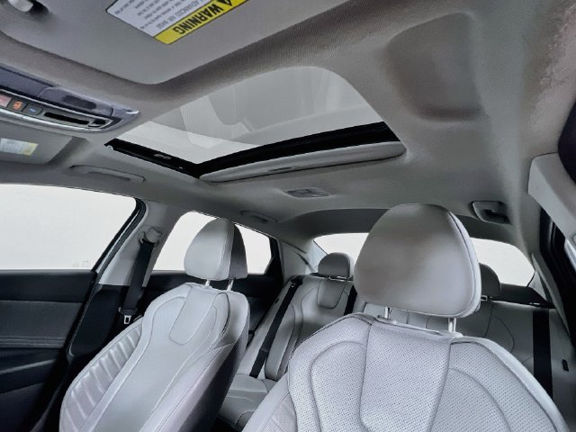 Used 2024 Hyundai Elantra Limited FWD image 20