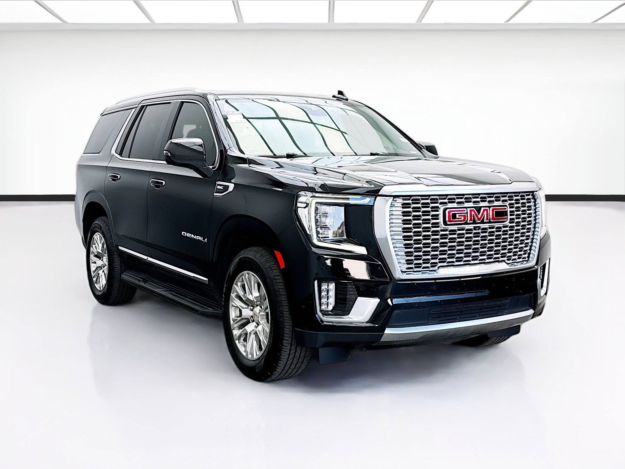 Used 2024 GMC Yukon Denali RWD image 3