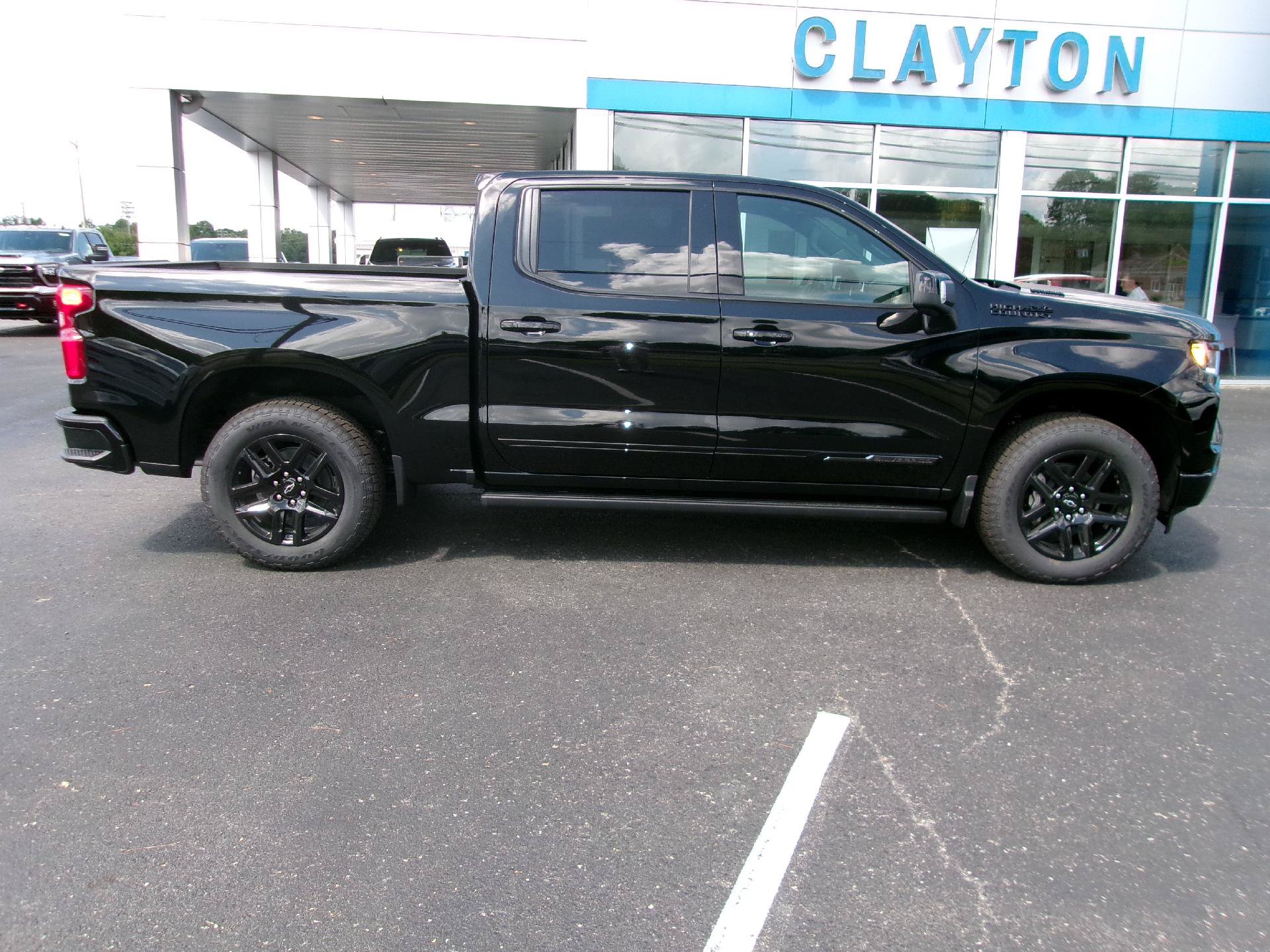 New 2026 Chevrolet Silverado 1500 High Country w/ Midnight Edition AWD/4WD image 2