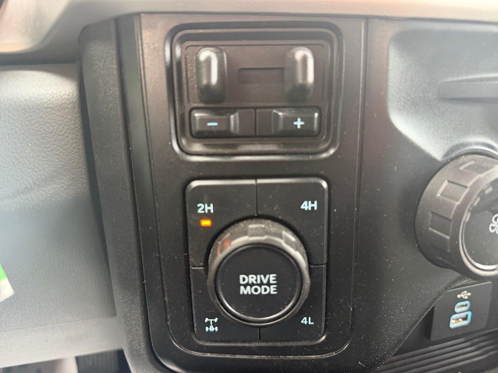 Used 2025 Ford F250 XLT AWD/4WD image 19
