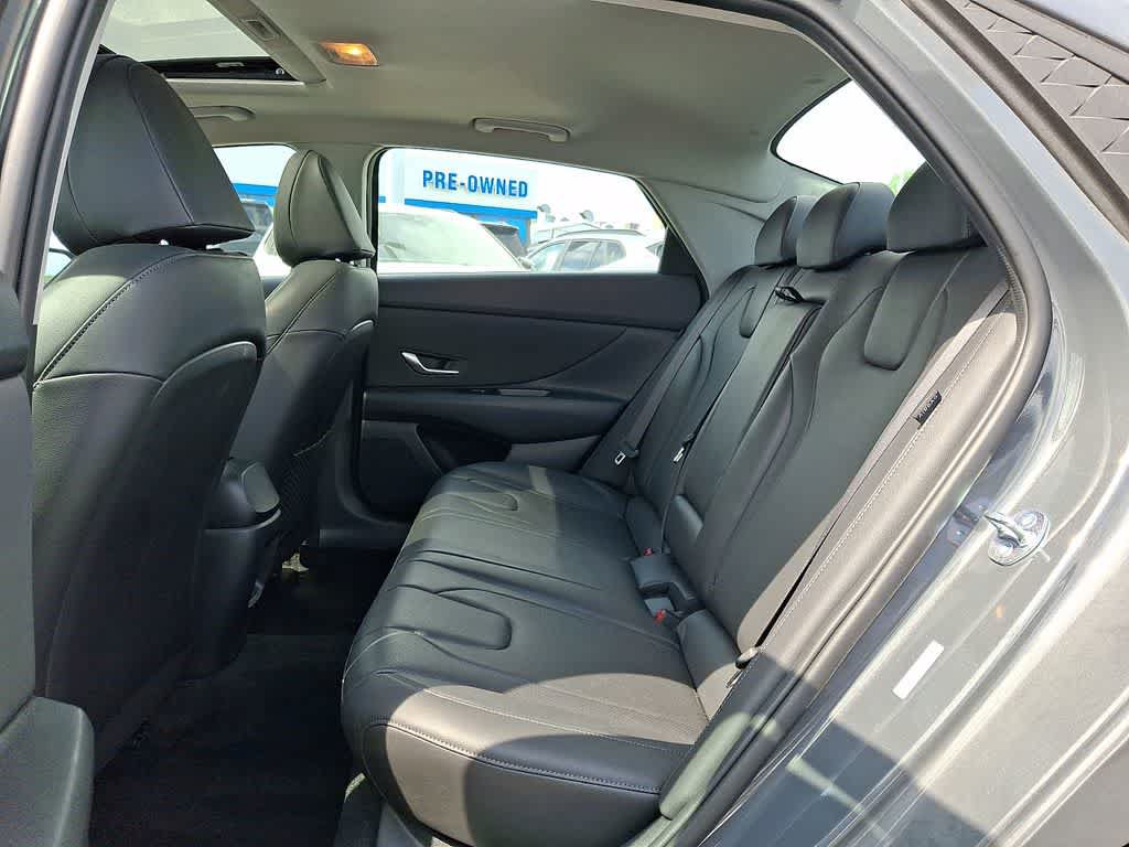 Used 2025 Hyundai Elantra Limited FWD image 10