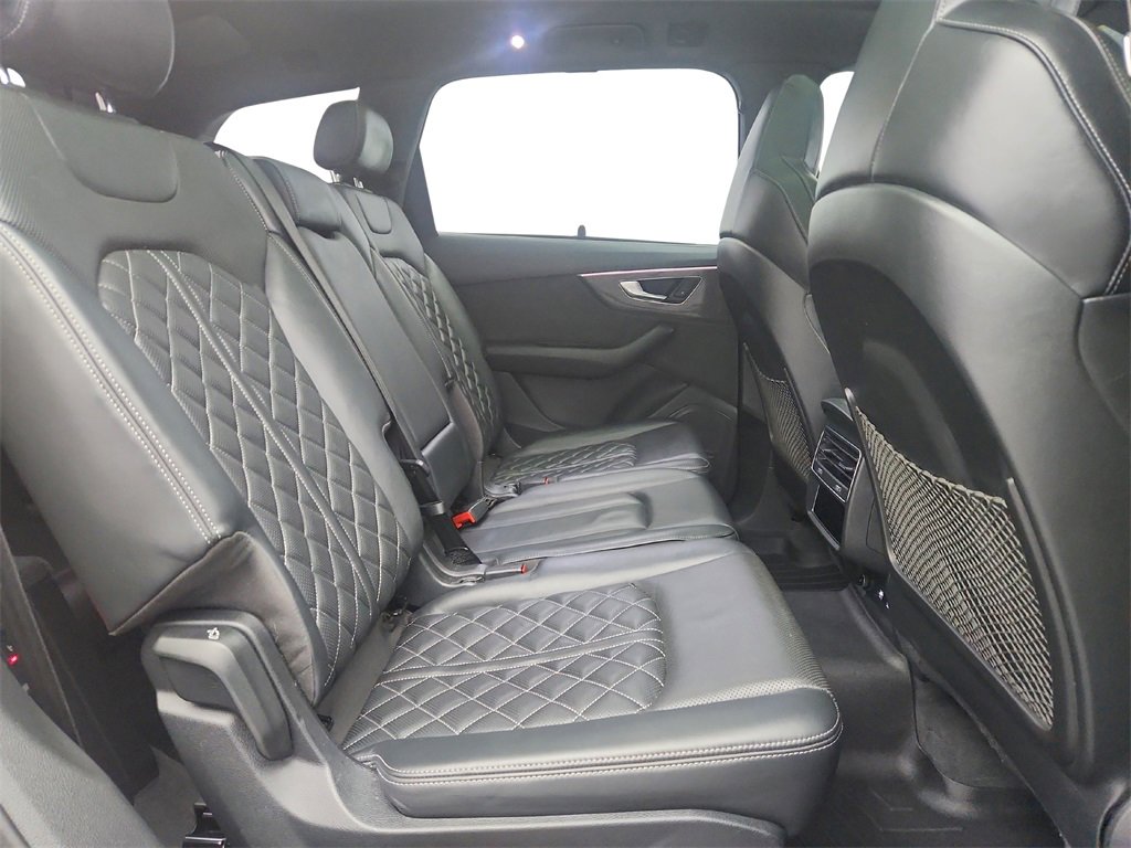 Used 2020 Audi SQ7 Premium Plus w/ S Executive Package image 28