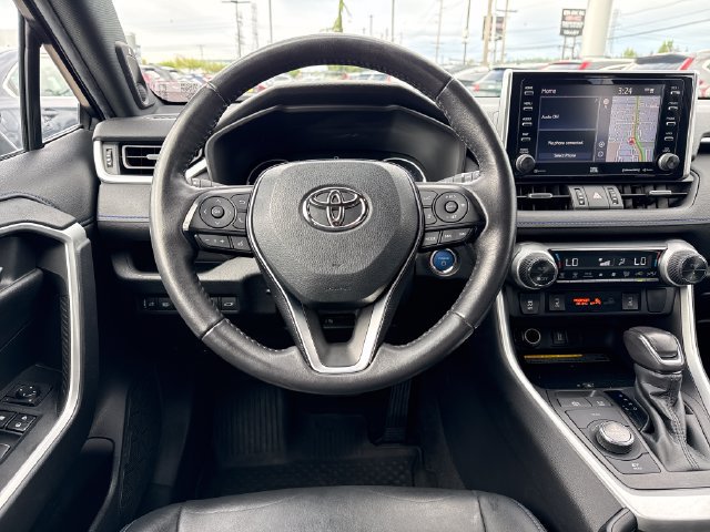 Used 2021 Toyota RAV4 XSE AWD/4WD image 17