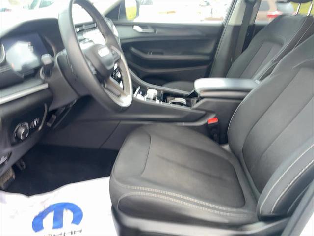 Certified 2023 Jeep Grand Cherokee L Laredo image 15