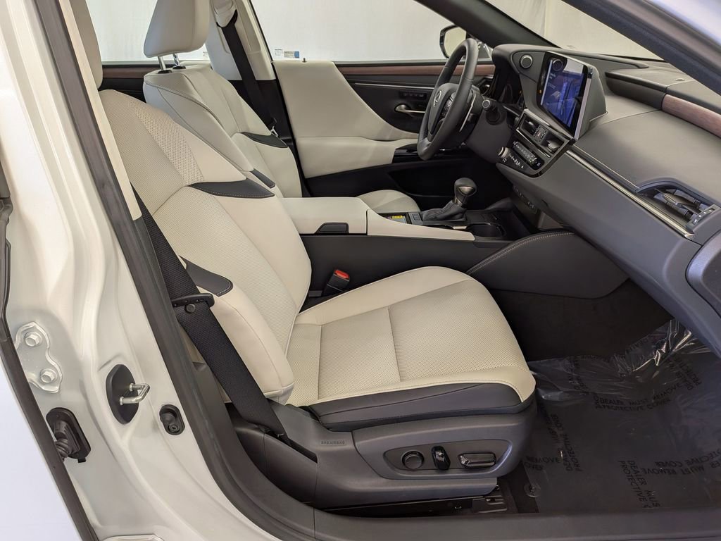 Used 2025 Lexus ES 350 w/ Premium Package image 34