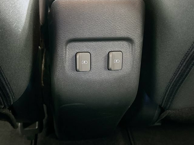 Used 2021 Nissan Kicks SR w/ Interior Electronics Package FWD image 12