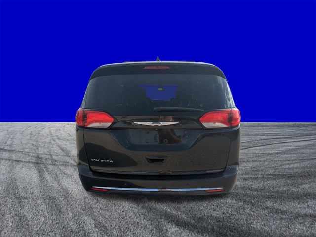 Used 2019 Chrysler Pacifica Touring-L FWD image 5