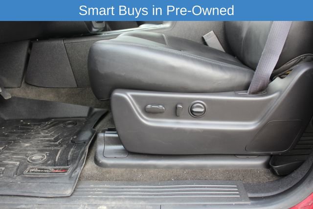 Used 2013 GMC Yukon XL SLT w/ SLT-2 Equipment Package AWD/4WD image 18
