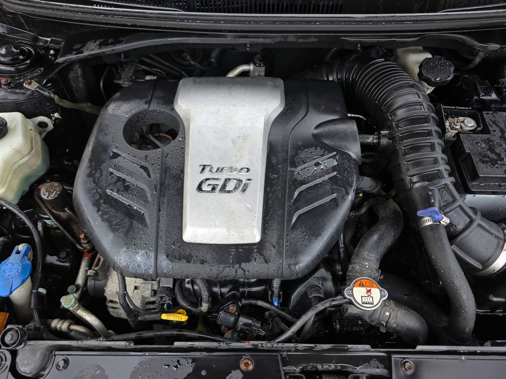 Used 2013 Hyundai Veloster Turbo image 10