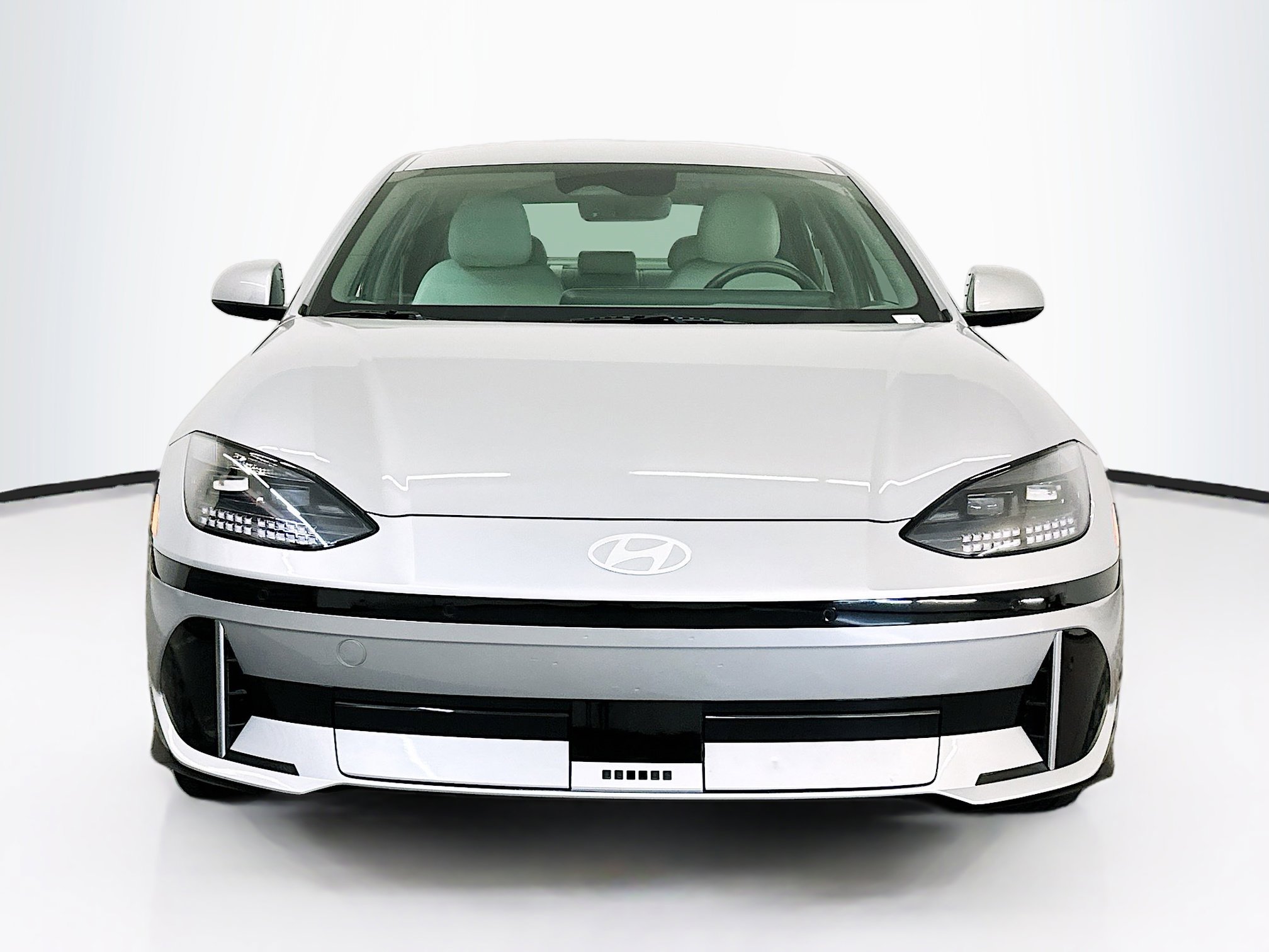 Used 2024 Hyundai Ioniq 6 SEL AWD/4WD image 2