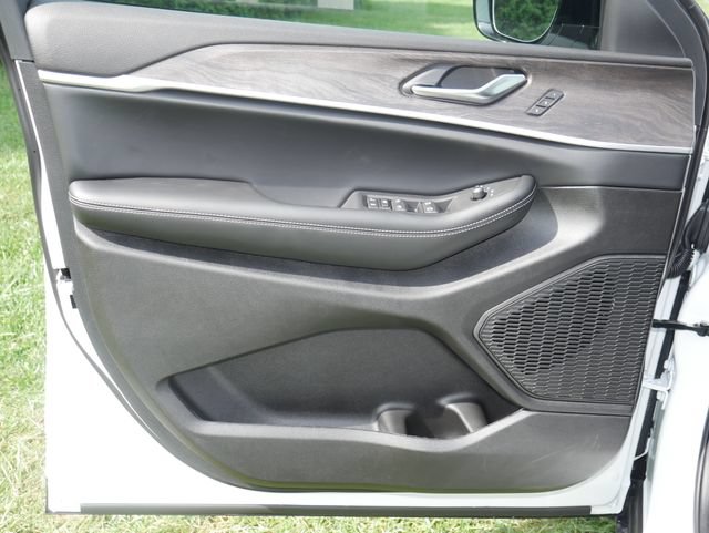 New 2027 Jeep Grand Cherokee Limited AWD/4WD image 15