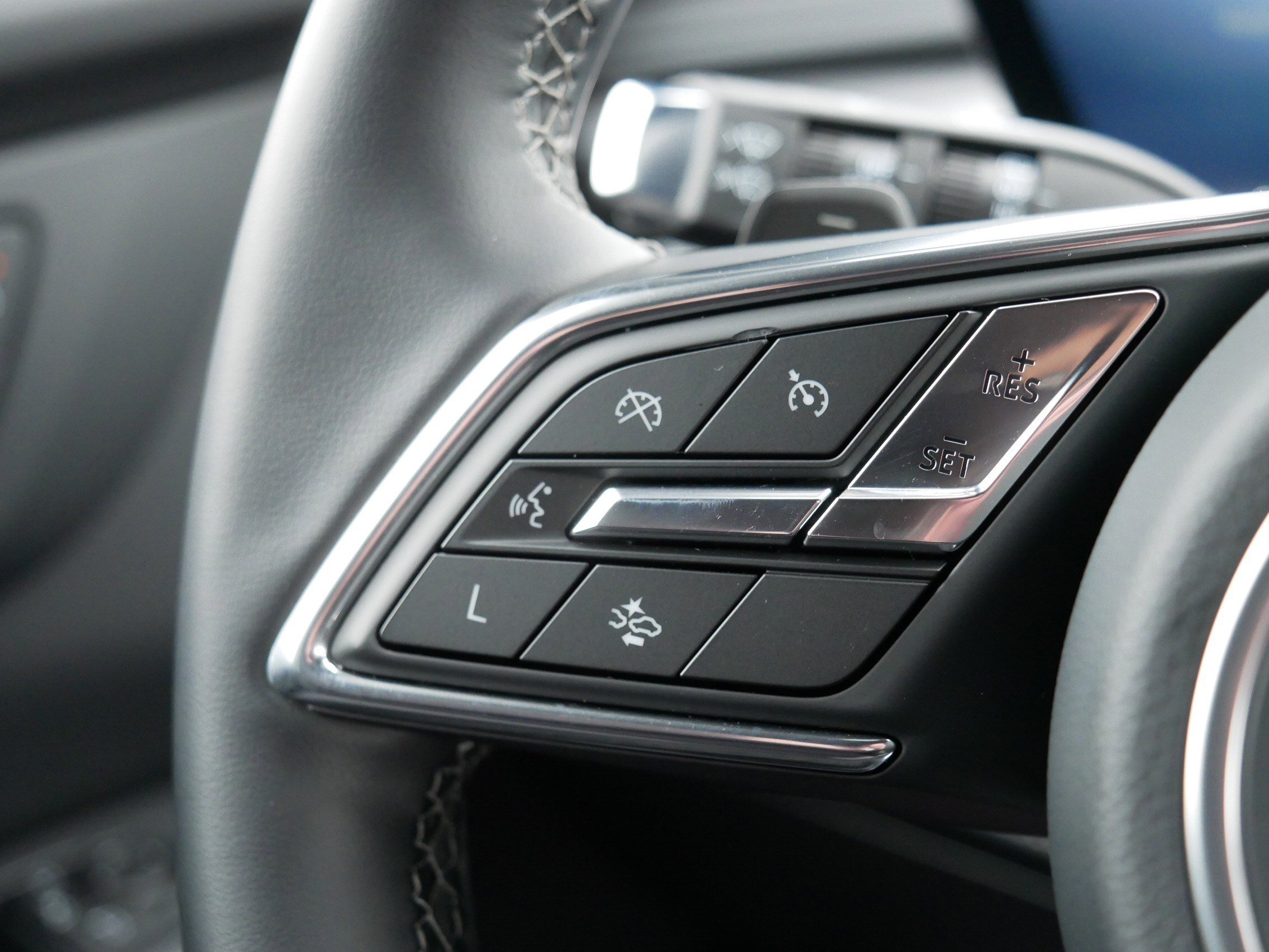 Used 2025 Buick Enclave Preferred image 28