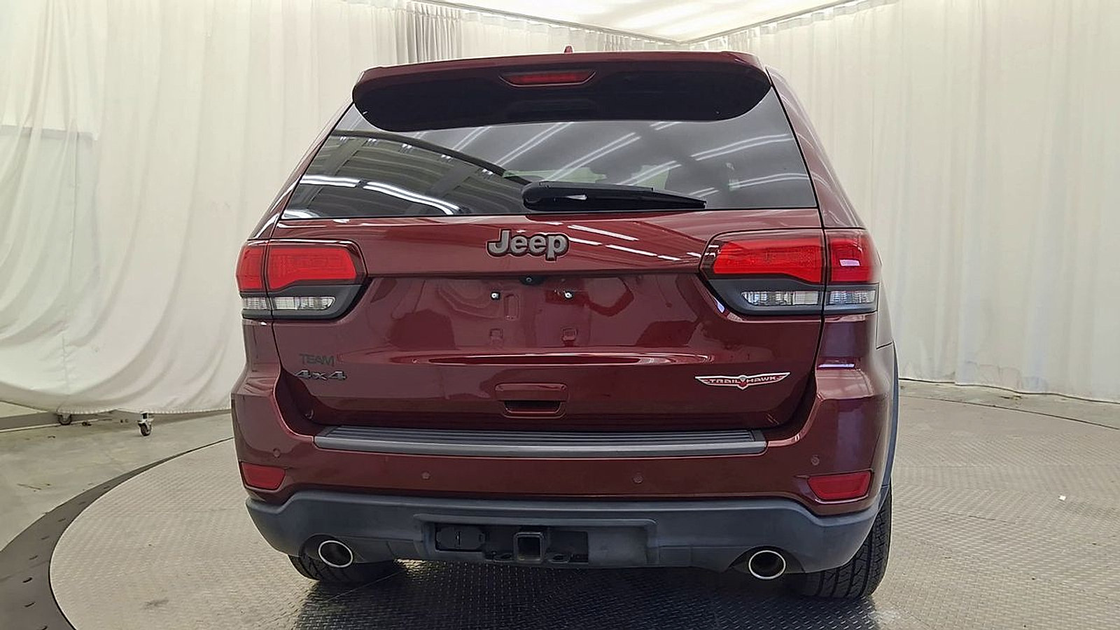 Used 2019 Jeep Grand Cherokee Trailhawk AWD/4WD image 2