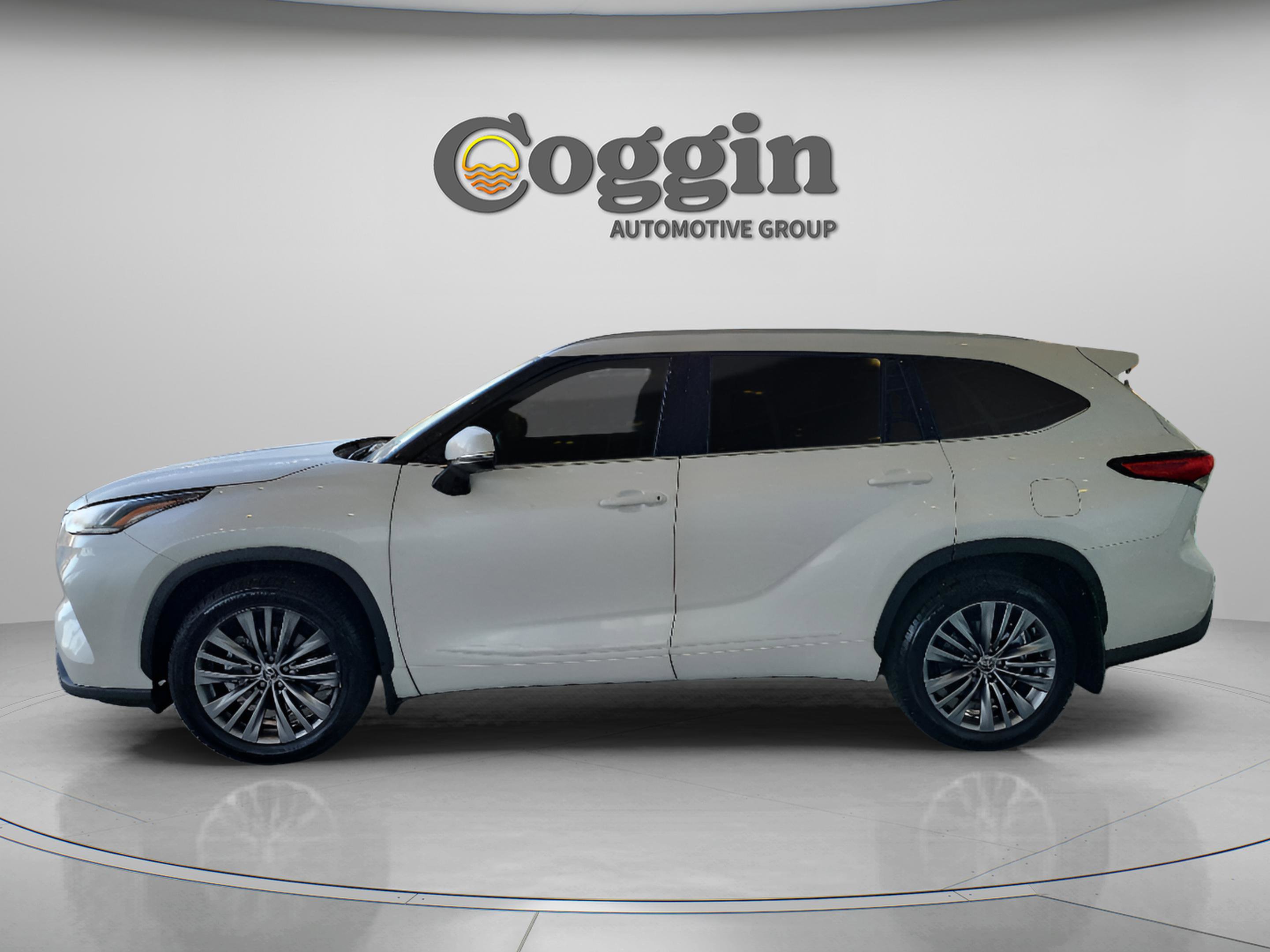 Used 2020 Toyota Highlander Platinum image 3